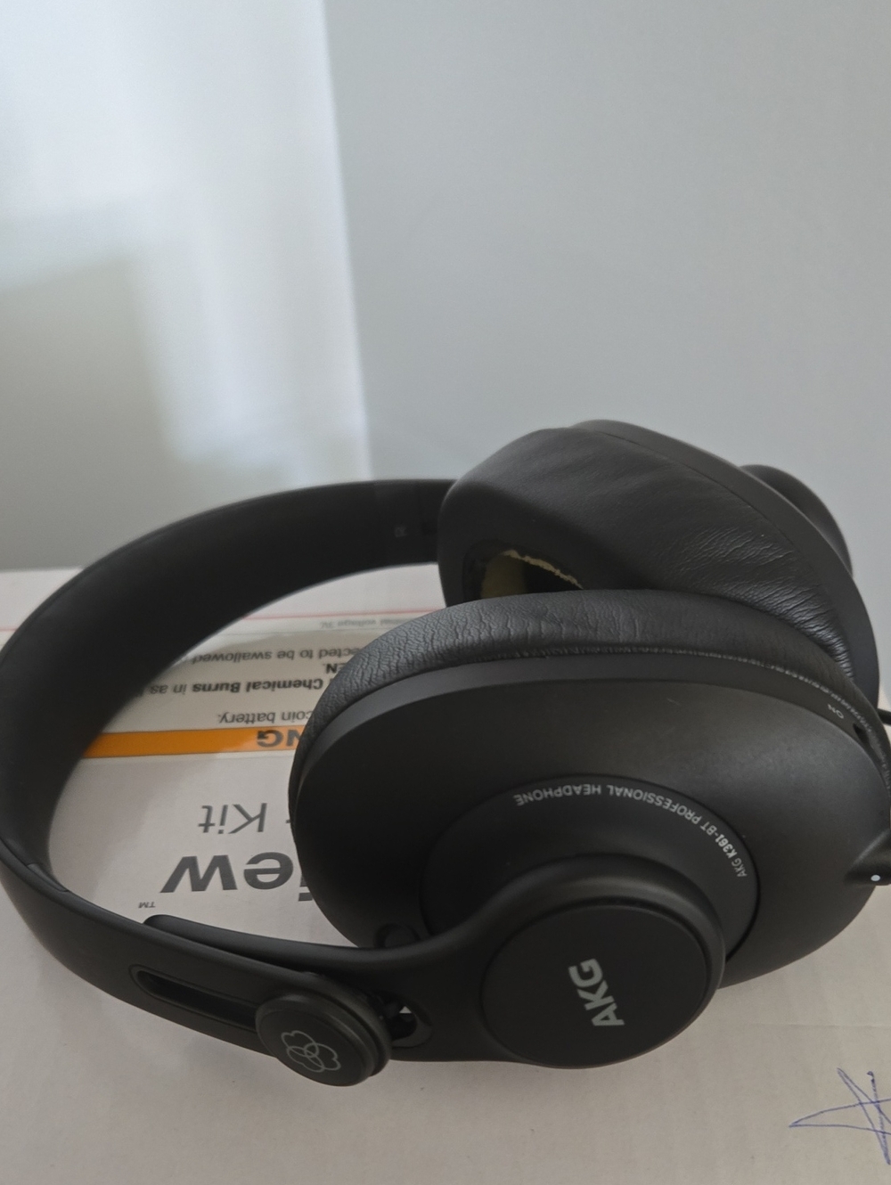 Over-Ear Wireless Headphones in Black